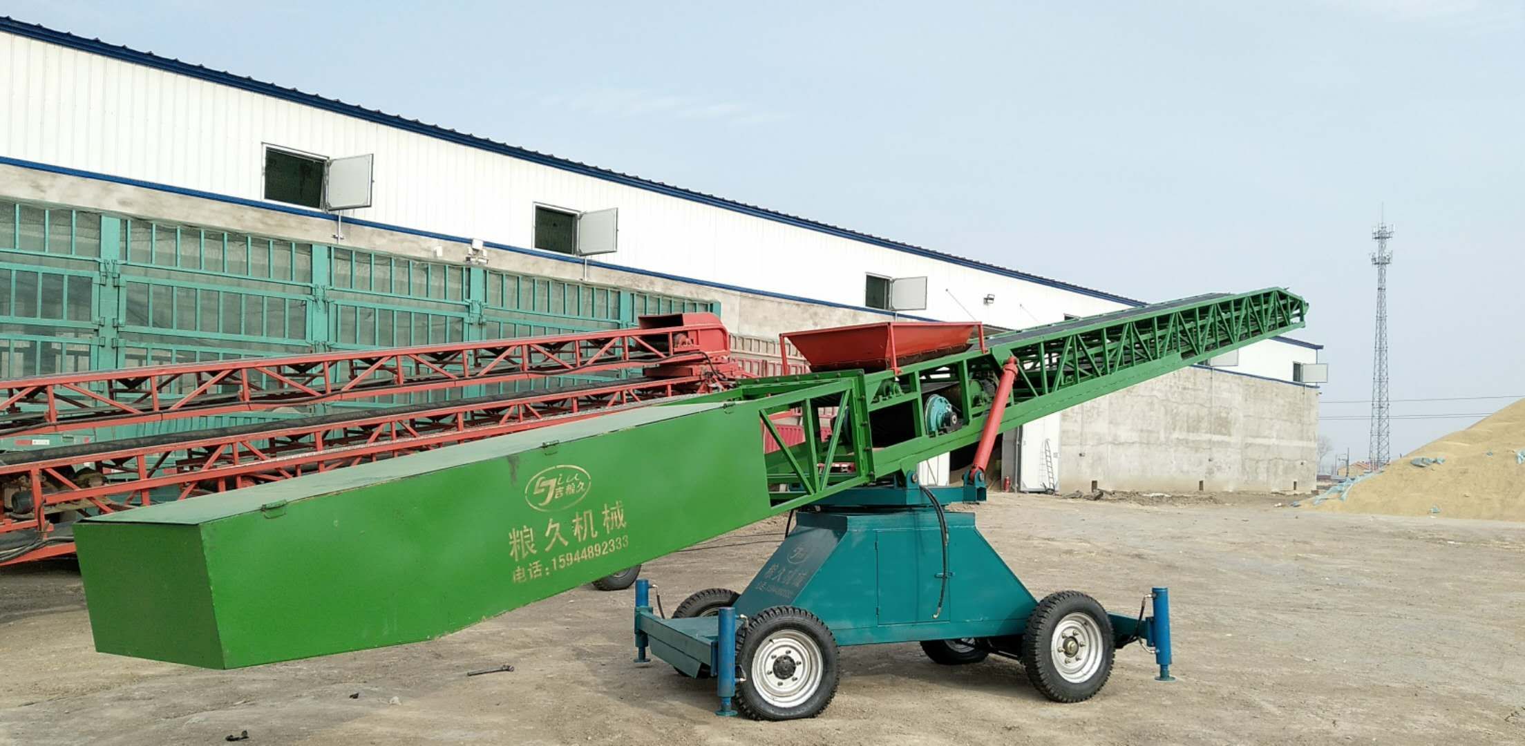 新型自動(dòng)入倉(cāng)機(jī).走動(dòng)伸縮.自動(dòng)行走1